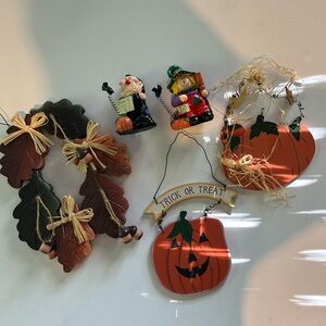 5 PIECE FALL / HALLOWEEN LOT LEAVES & PUMPKIN WOOD DECOR & SCARECROW, DRACULA